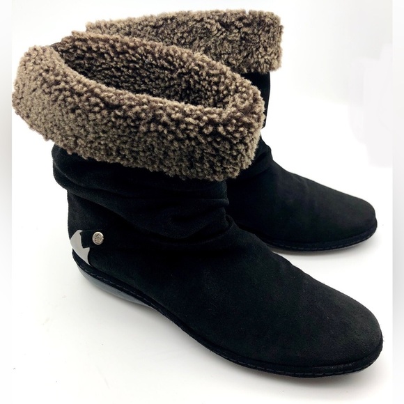 Stuart Weitzman Black Suede Sherpa Ankle Boots - Picture 10 of 13